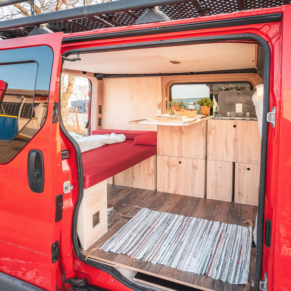 dormir dans Renault Trafic 2 Utilitaire