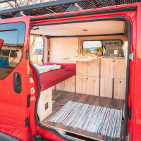 slapen in Toyota HiAce  Bedrijfswagen