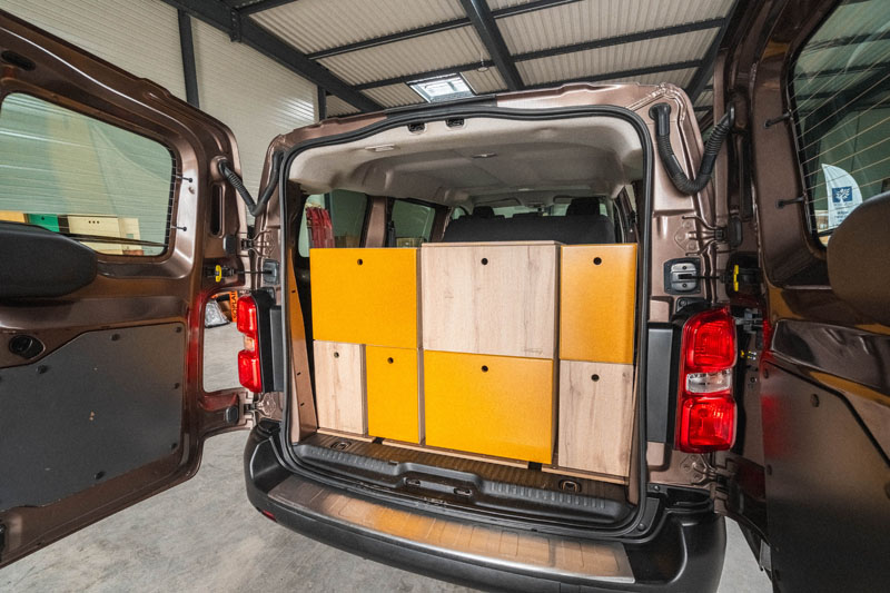 Maatwerk omgebouwde Peugeot van